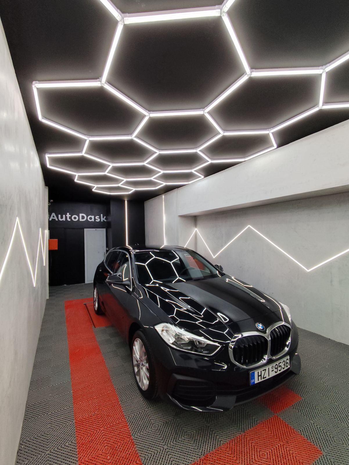 Μαύρο BMW Σειρά 1