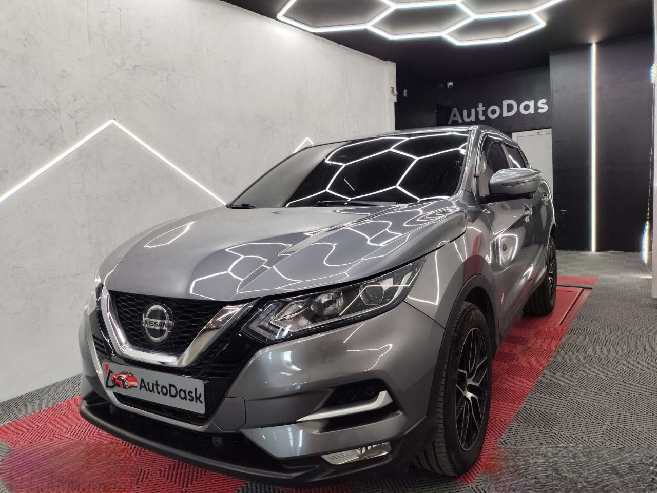 Γκρι Nissan Qashqai