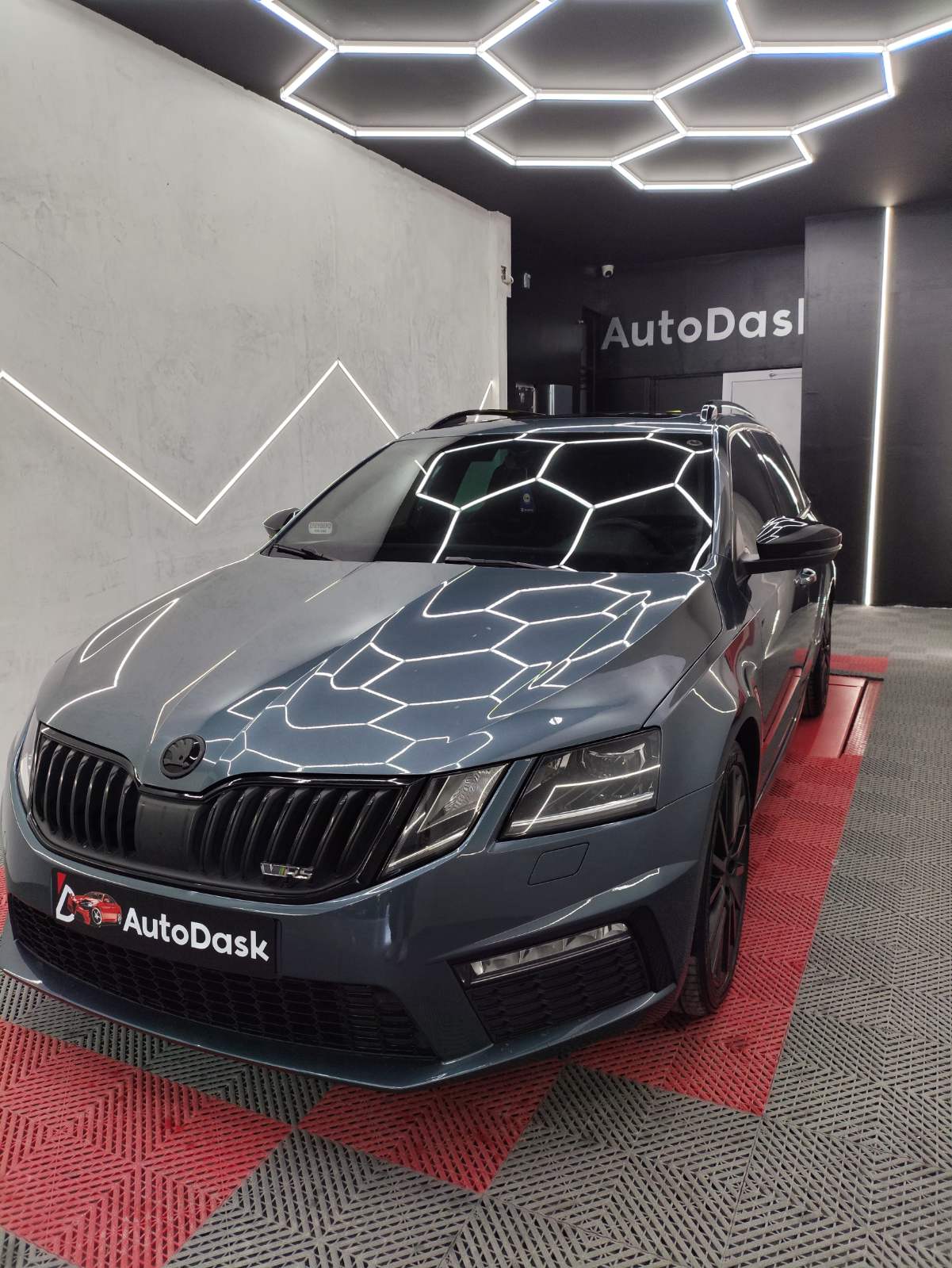Γκρι Skoda Octavia RS